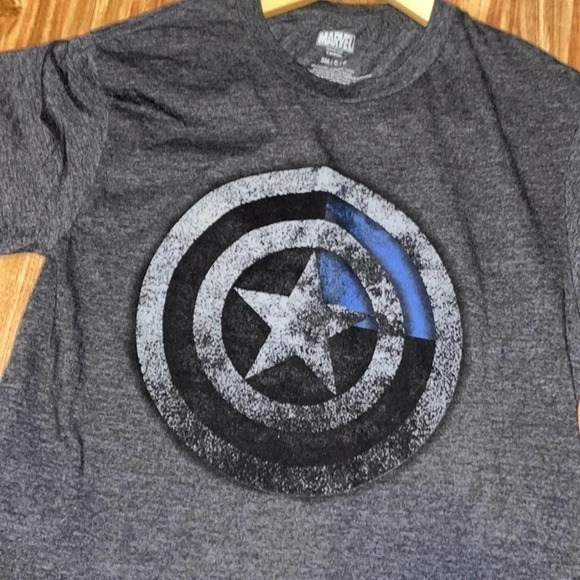 Marvel men’s shirt small captain America Tshirt short sleeve grey - Picture 2 of 4